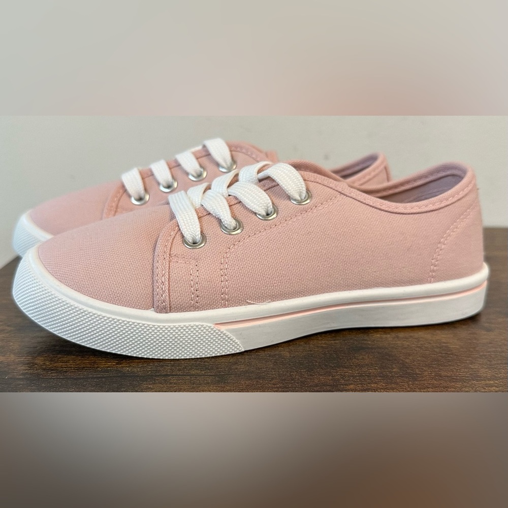 SO Little Girls Zebu Pink Sneaker NWT Size 2